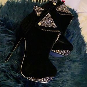 Alba Bridget black and silver ankle booties